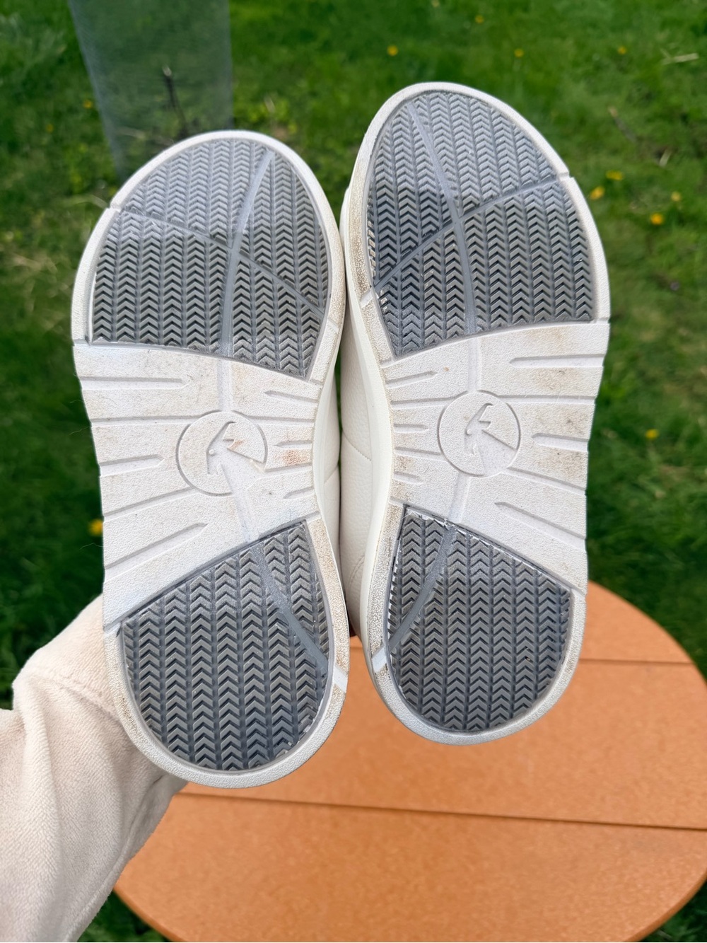 Billy Casual White Low-Top Leather Sneakers - Picture 11 of 13